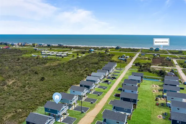 1084 Johnson Road, Gilchrist, TX 77617