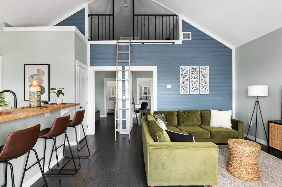 1084 Johnson Road, Gilchrist, TX 77617 - Image #2