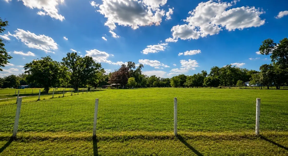 6322 County Road 42, Rosharon, TX 77583 - #1