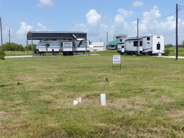 731 Porpoise Drive Drive, Palacios, TX 77465