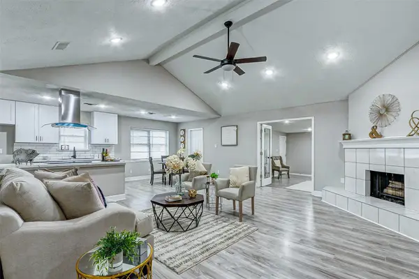 8707 Collingsdale Road, La Porte, TX 77571