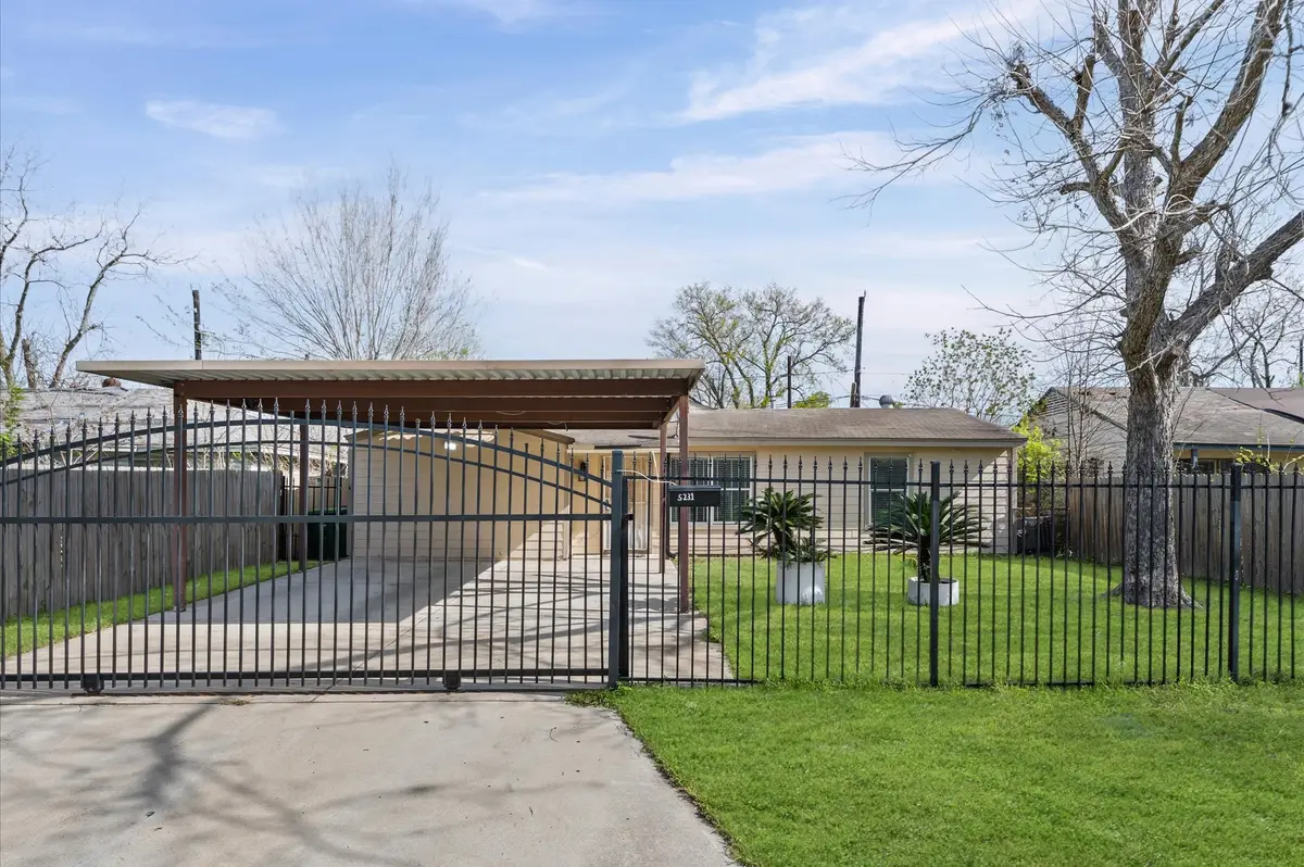 5231 Lyndhurst Drive, Houston, TX 77033 - #1