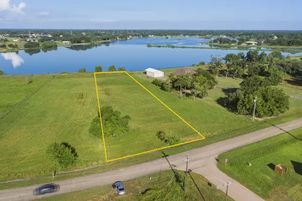 750 Wagon Wheel Trail, Angleton, TX 77515