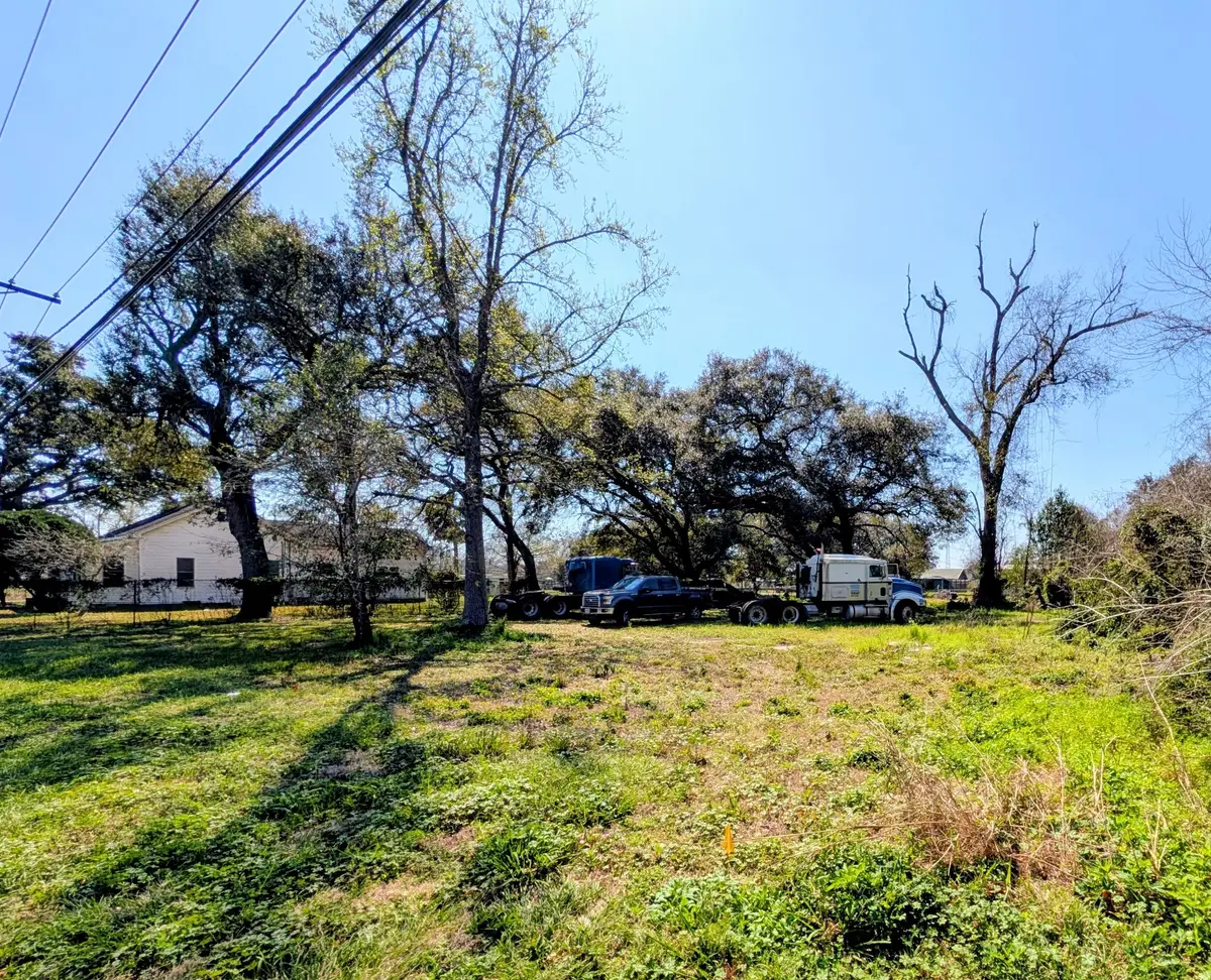 806 N Cleveland Street, Dayton, TX 77535 - #1