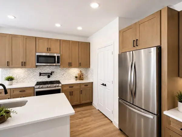 806 S Colbert Street, Dayton, TX 77535