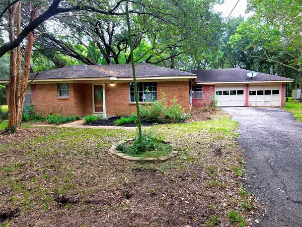 13502 30th Street, Santa Fe, TX 77510