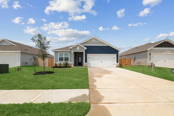 348 Kingston Way, Waller, TX 77484