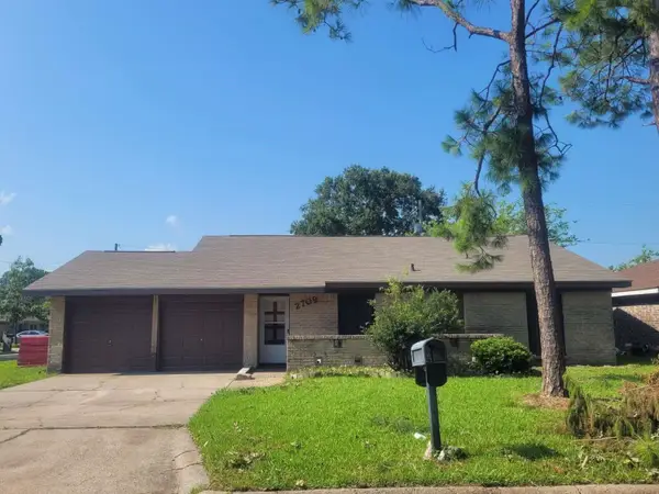 2709 21st Avenue N, Texas City, TX 77590