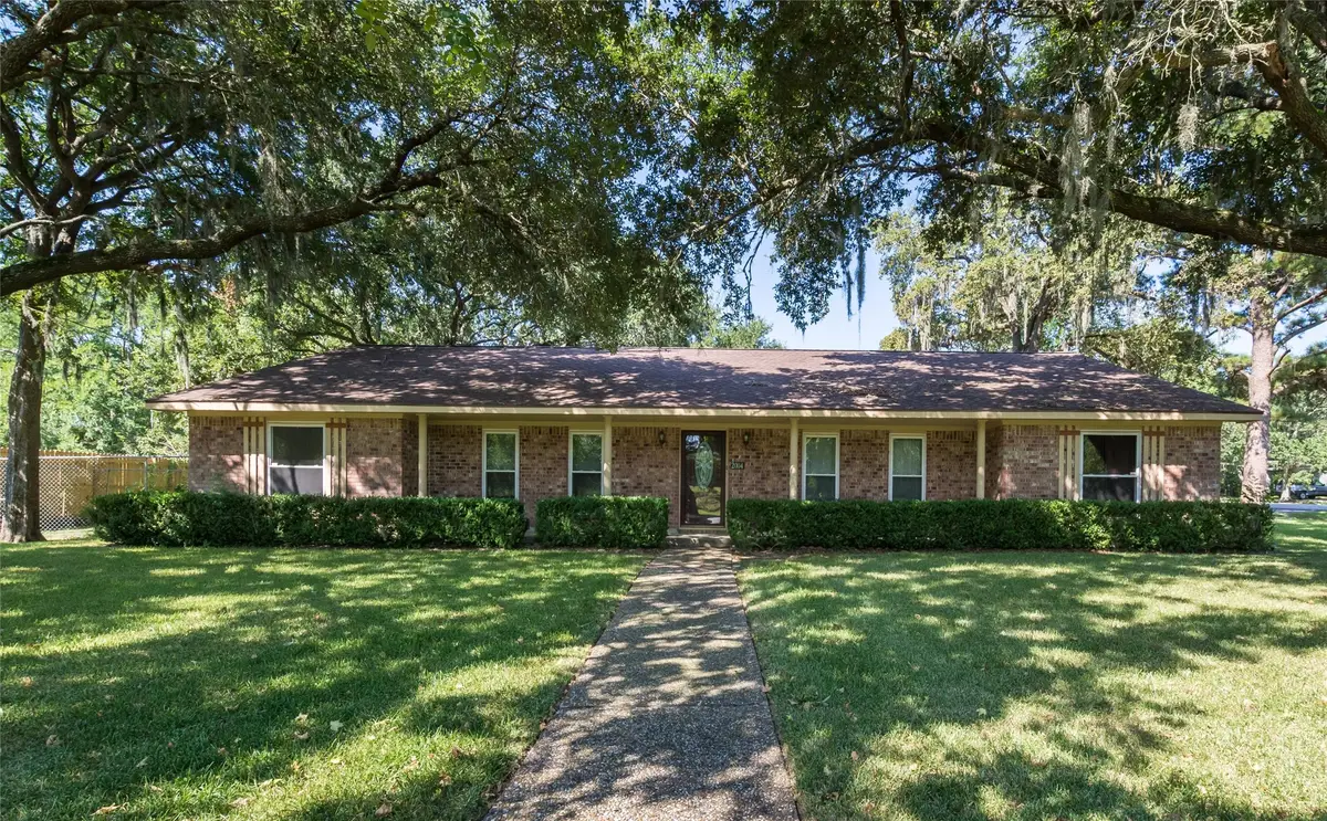 2004 Sleepy Hollow Drive, Pearland, TX 77581 - Image #1