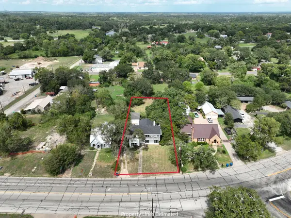 628 E Main Street, Bellville, TX 77418