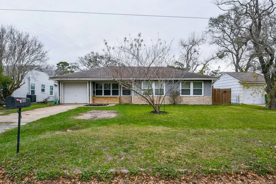 1109 E Miller Street, Angleton, TX 77515 - Image #3