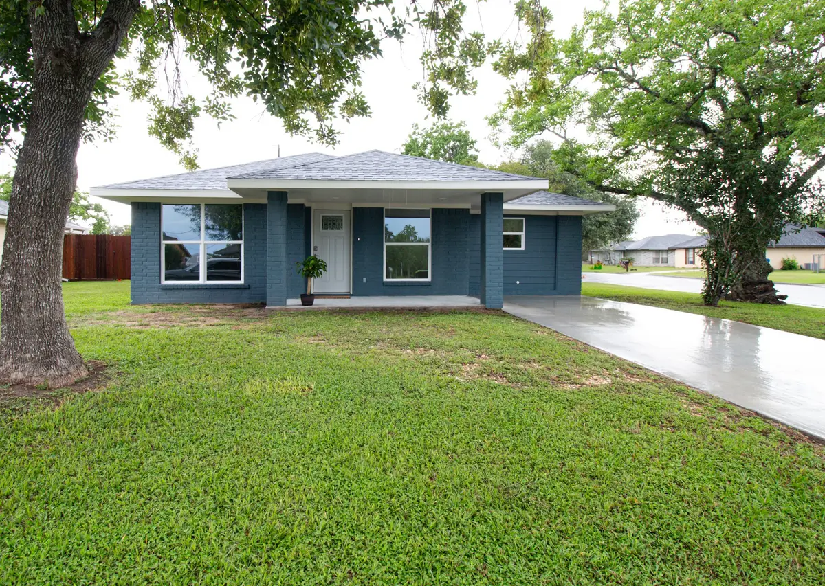 1017 Glen Lake Court, Eagle Lake, TX 77434 - #1