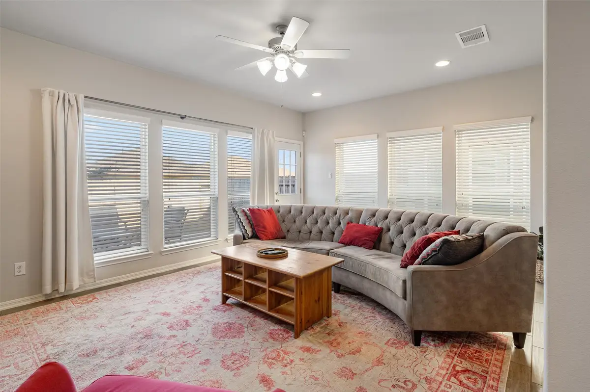 523 N 1st Street, La Porte, TX 77571 - Image #1