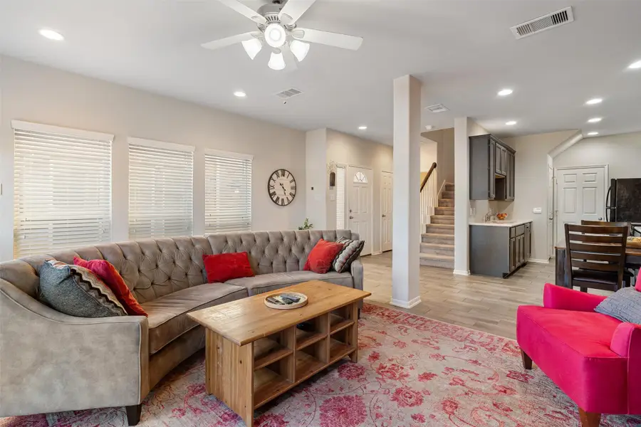 523 N 1st Street, La Porte, TX 77571 - Image #3