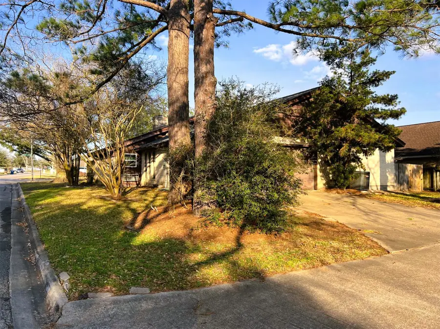 102 Briar Ridge Drive, Bellville, TX 77418 - #3