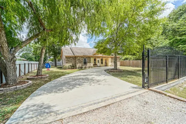 523 Renfro Burford Road, Fresno, TX 77545