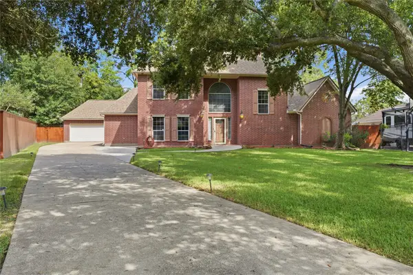 708 Bayou Crest Circle, Dickinson, TX 77539