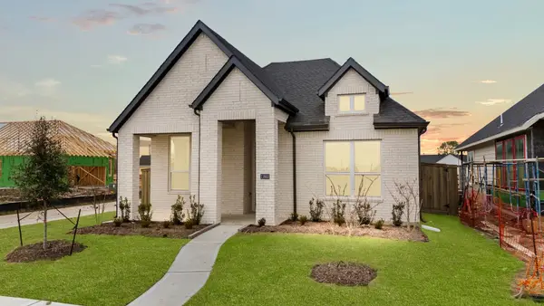 11907 South Pavillion Drive, Mont Belvieu, TX 77523