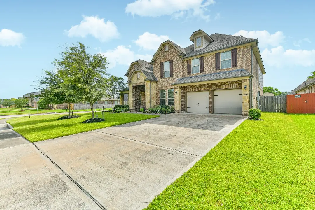 2811 Afton Drive, Pearland, TX 77581 - Image #1