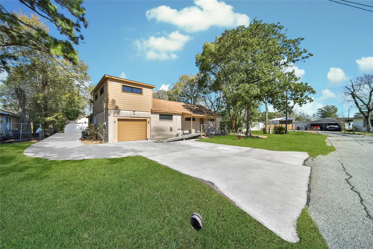119 Pecan Drive, Baytown, TX 77520 - Image #1
