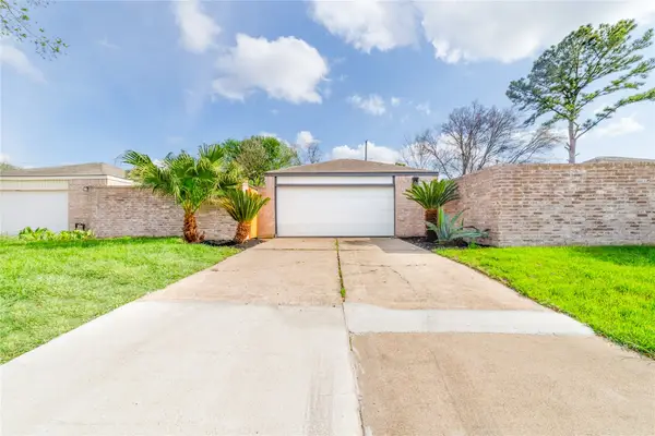 16127 Ridgegreen Drive, Houston, TX 77082