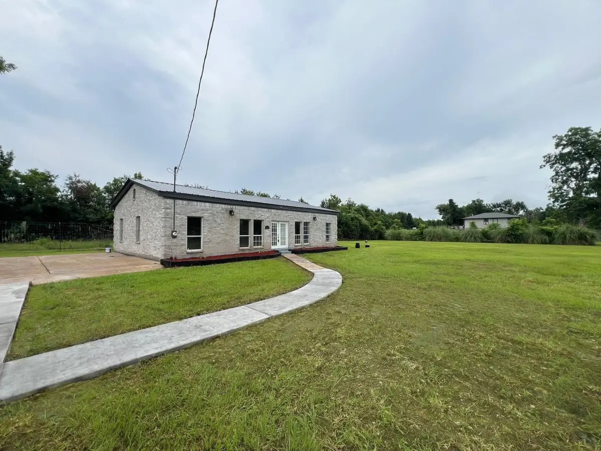638 Kelly Lane, Holiday Lakes, TX 77515 - #1