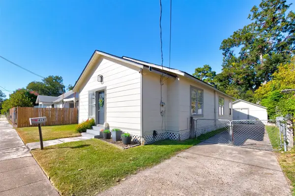 414 E Adoue Street, Baytown, TX 77520