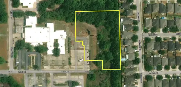 899 Medic Lane, Alvin, TX 77511