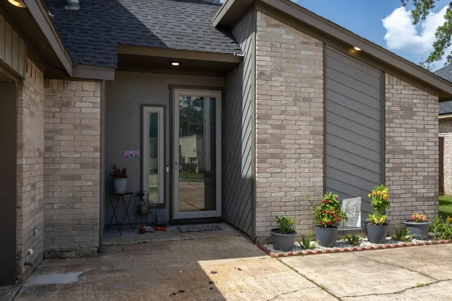 7615 Pine Hollow Drive, Humble, TX 77396 - Image #2