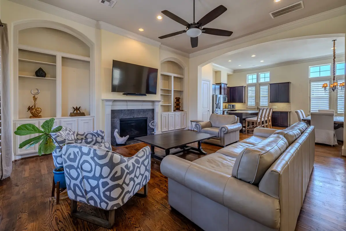 10929 Upland Park, Houston, TX 77043 - Image #1