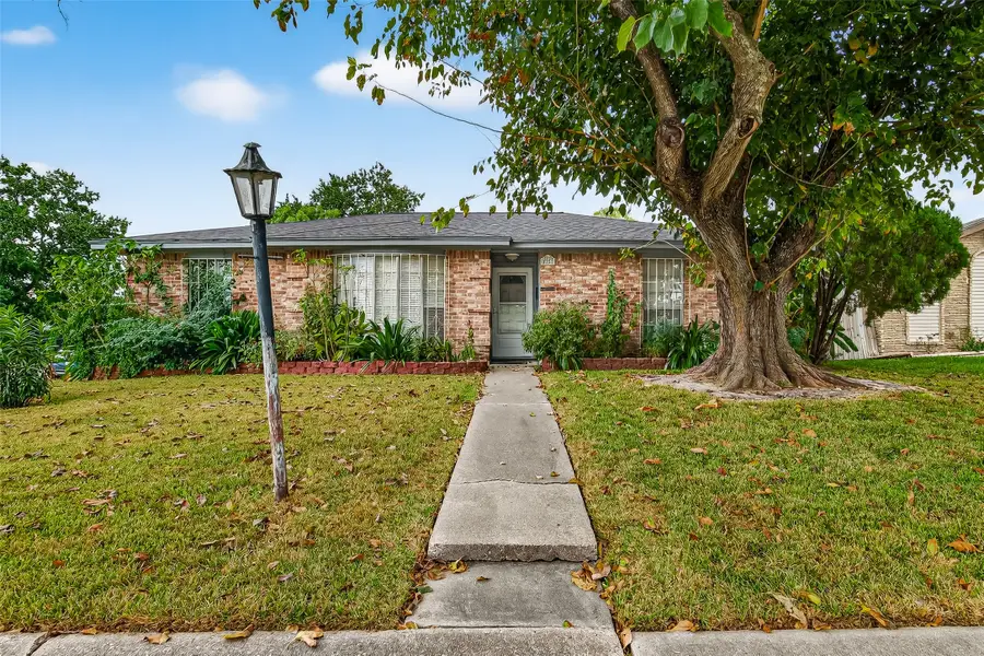 8222 La Roche Lane, Houston, TX 77036 - Image #2