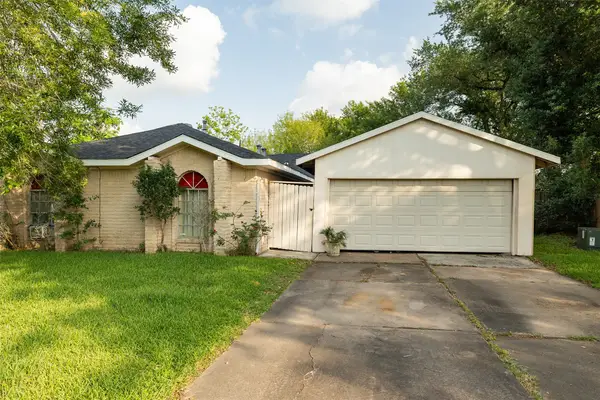 2427 Fairgreen Drive, Missouri City, TX 77489