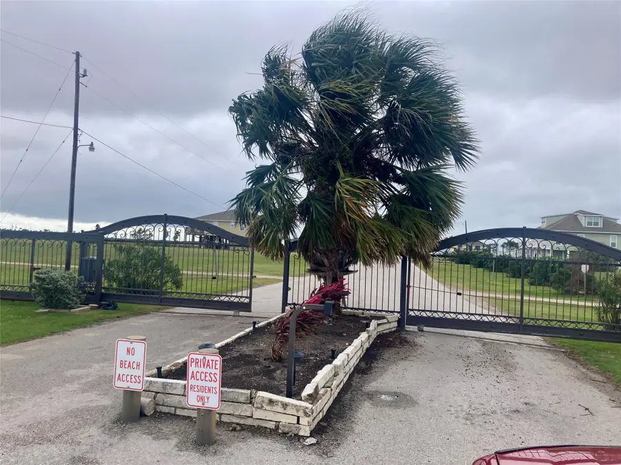 697 Overlook Drive, Crystal Beach, TX 77650 - #3