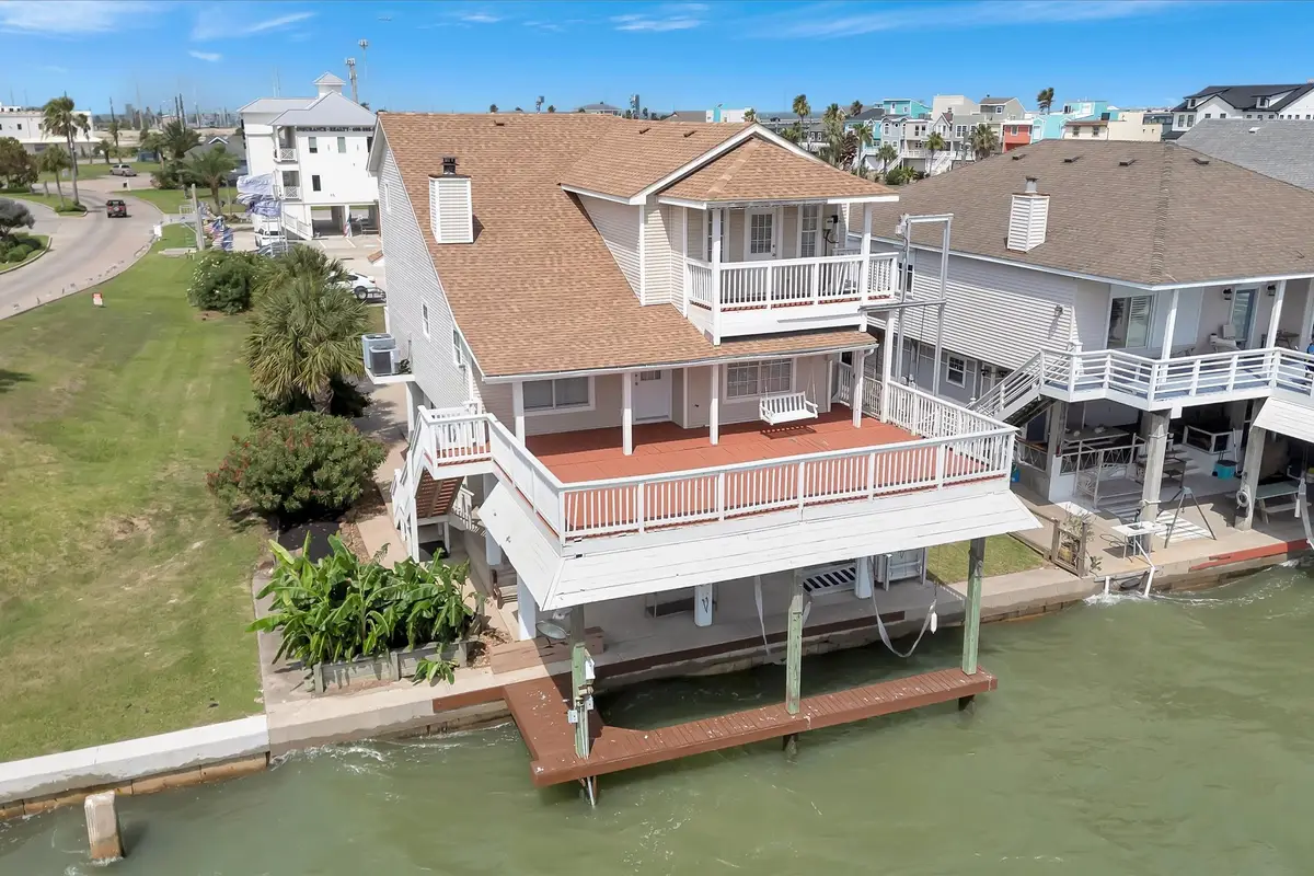 445 Hana Drive, Tiki Island, TX 77554 - #1