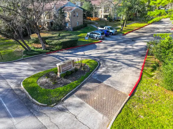 3500 Tangle Brush Drive Drive #182, The Woodlands, TX 77381