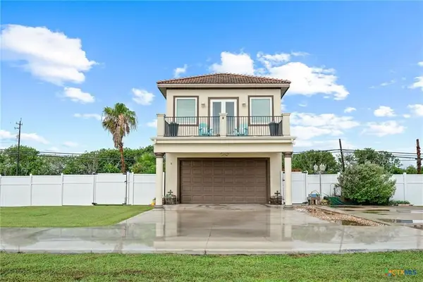 4 Lavaca Bay Place, Port Lavaca, TX 77979