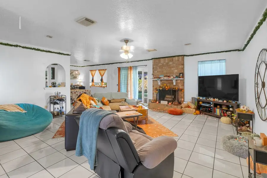 10007 Kirkbluff Drive, Houston, TX 77089 - Image #3