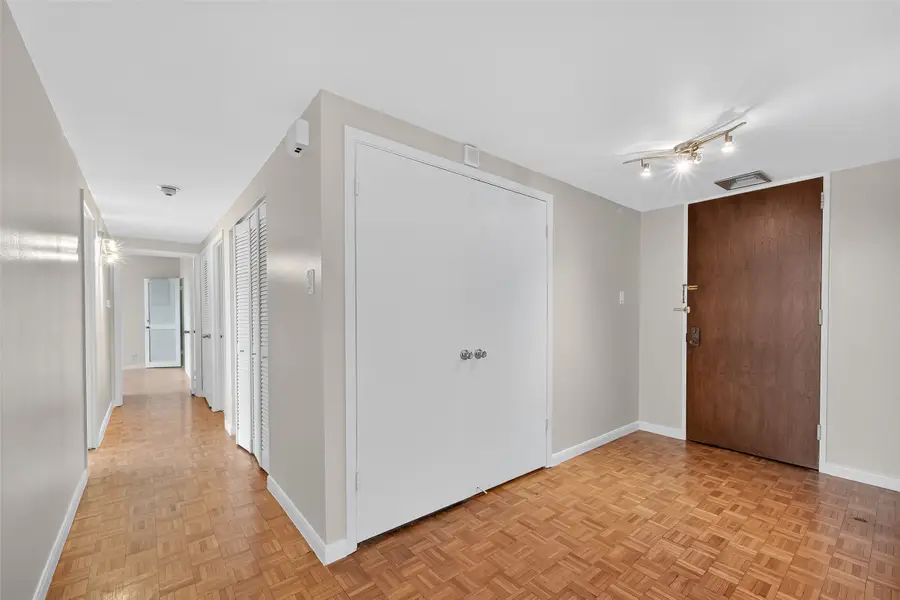 5001 Woodway Drive #1804, Houston, TX 77056 - Image #3