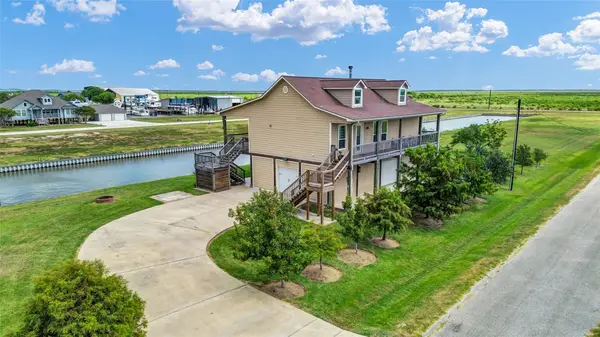 220 Kings Drive, Freeport, TX 77541
