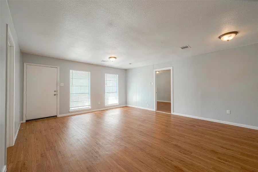 5619 Willow Glen Drive, Houston, TX 77033 - #3