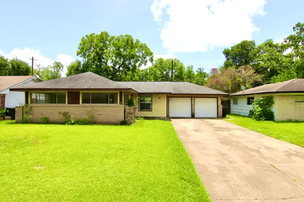 6923 Edgemoor Drive, Houston, TX 77074