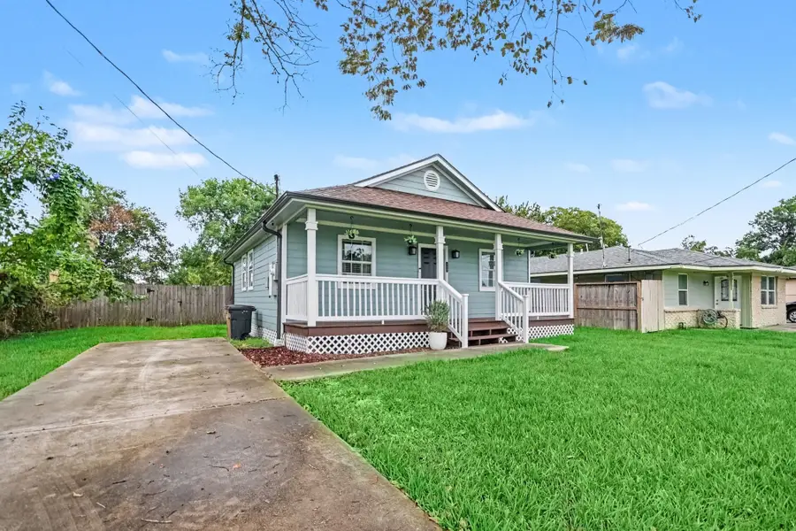 4412 Nicholini Street, Dickinson, TX 77539 - #2