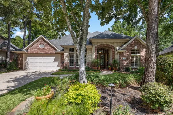 62 S Warbler Bend Circle, The Woodlands, TX 77382