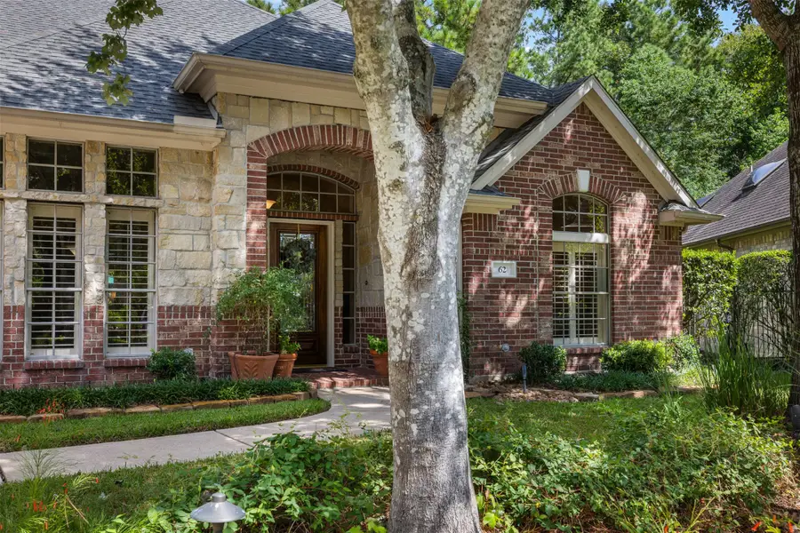 62 S Warbler Bend Circle, The Woodlands, TX 77382 - #2