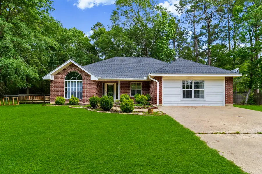 216 N Lake Drive, Livingston, TX 77351 - #2