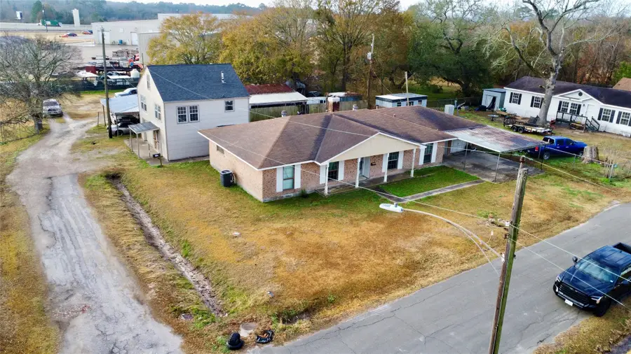 301 Travis Street, Baytown, TX 77520 - Image #2