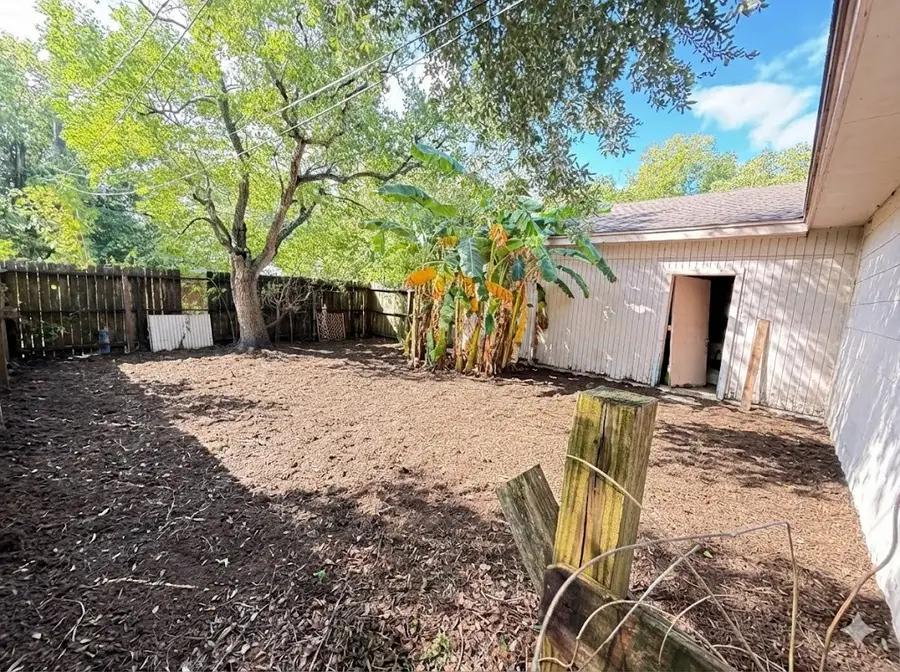 101 17th Avenue N, Texas City, TX 77590 - #2