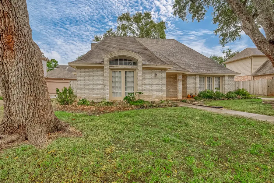 934 Goldfinch Avenue, Sugar Land, TX 77478 - #2