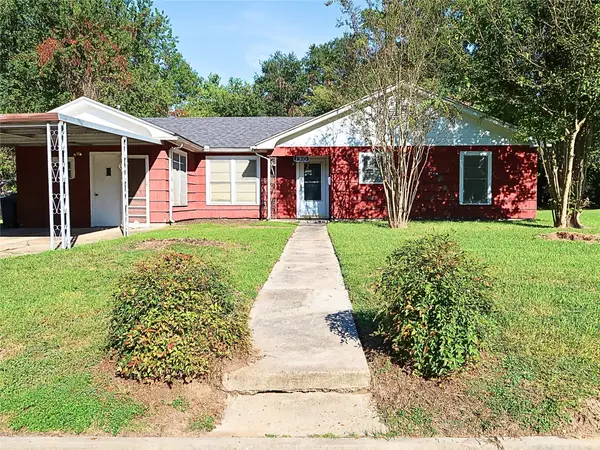 1310 N Commerce Street, Baytown, TX 77520