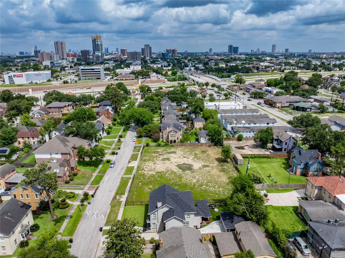 2431 Oakdale Street, Houston, TX 44004 - #1